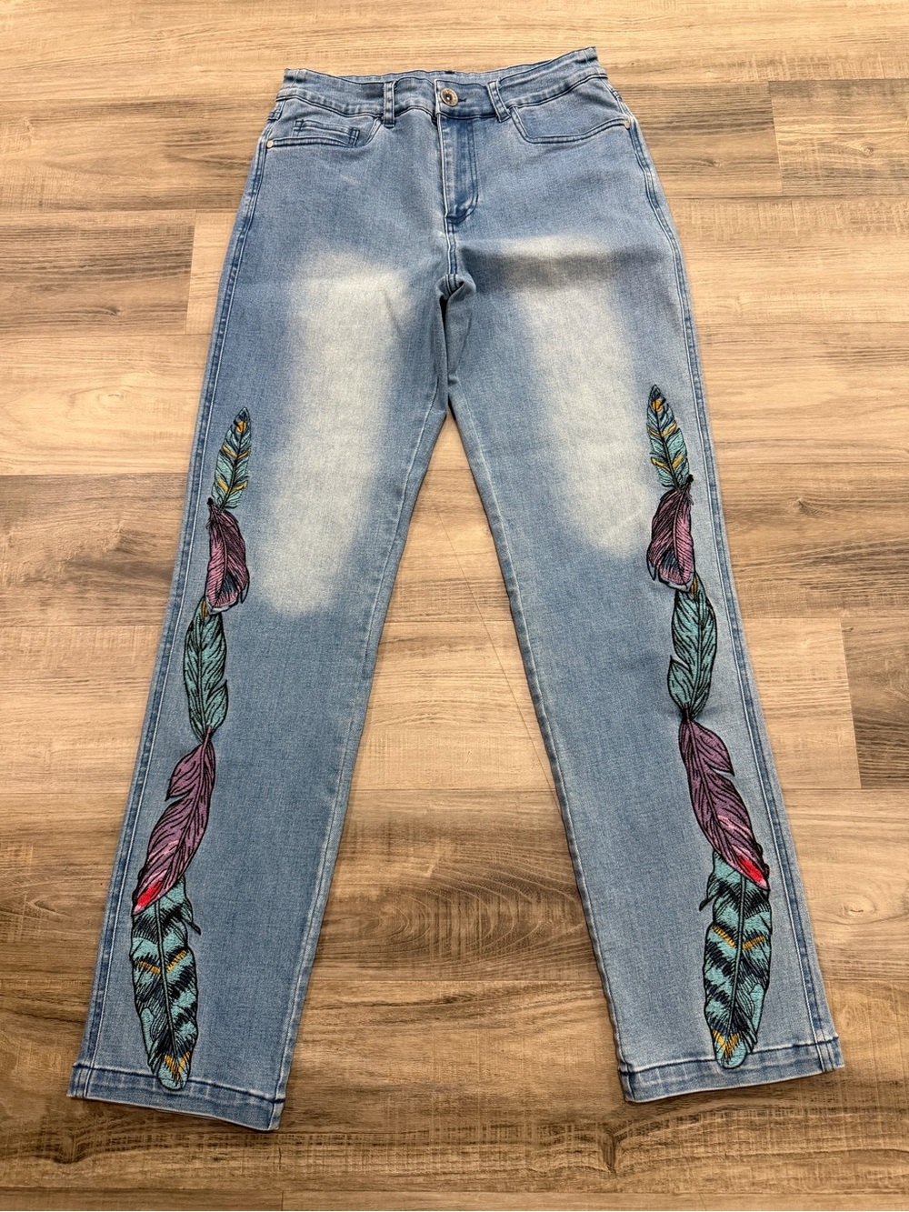 Back in the Saddle Embroidered Feather Jeans Light Wash Boho Size 4